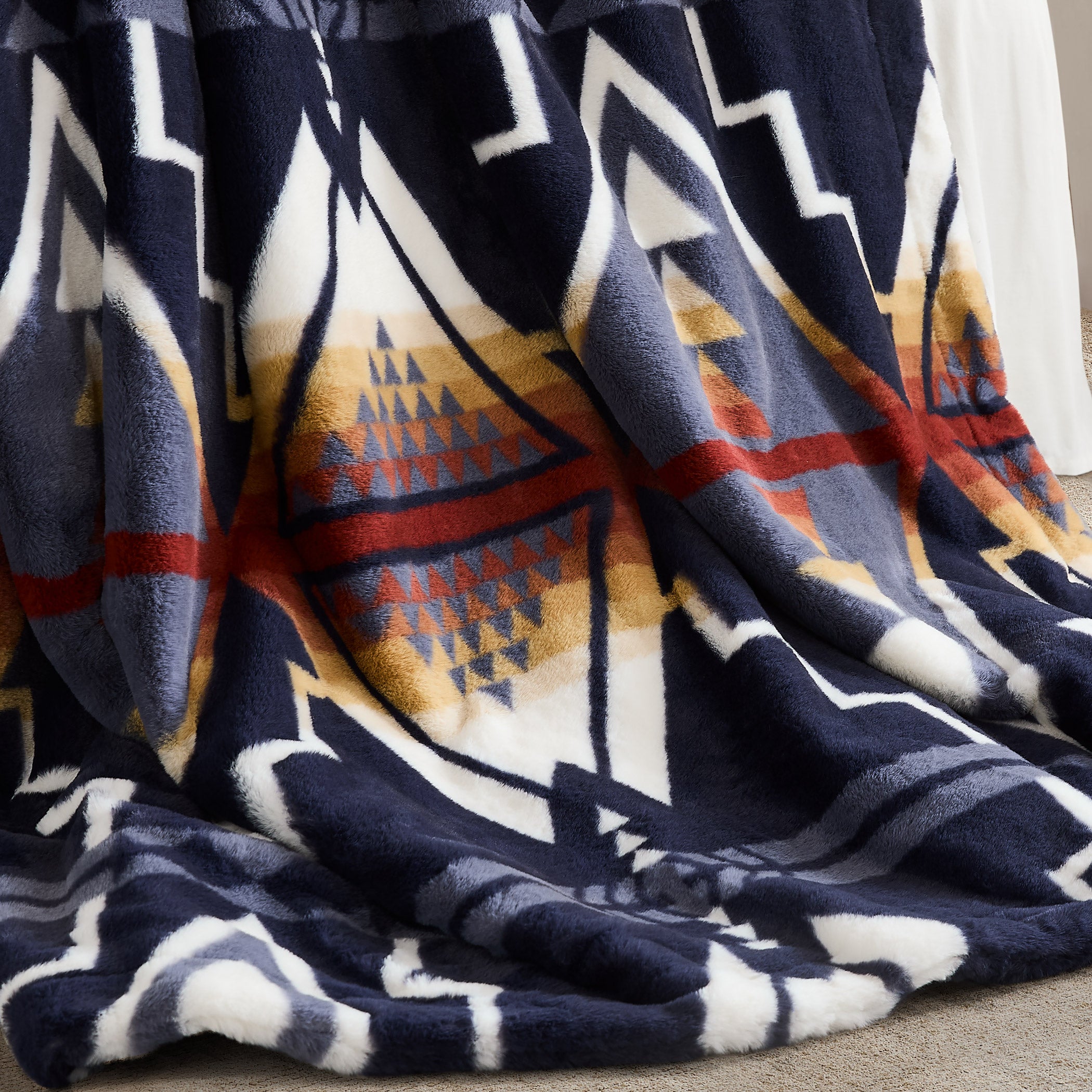 Pendleton Faux Fur Luxe Blanket