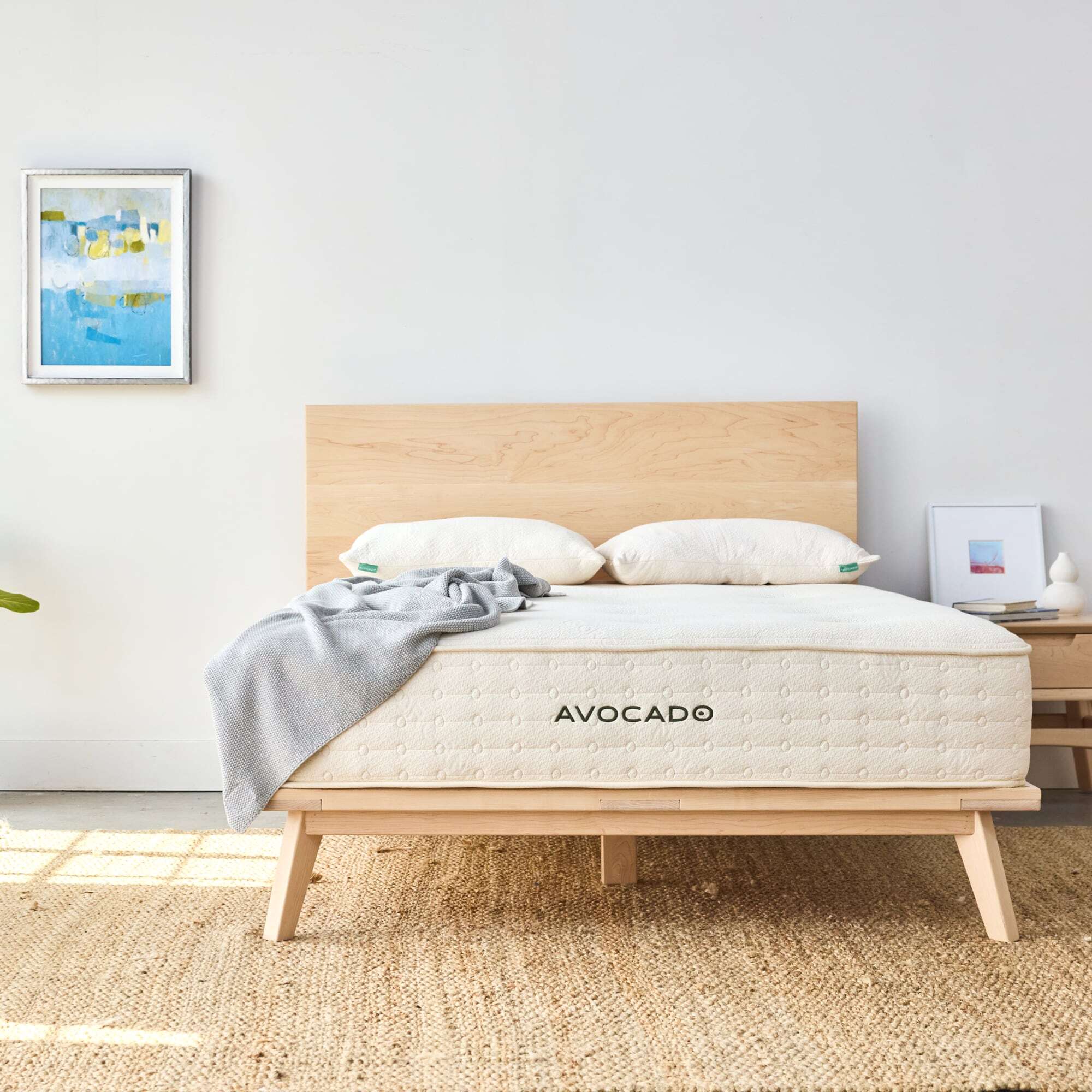 Avocado Organic 11" Medium Hybrid Mattress