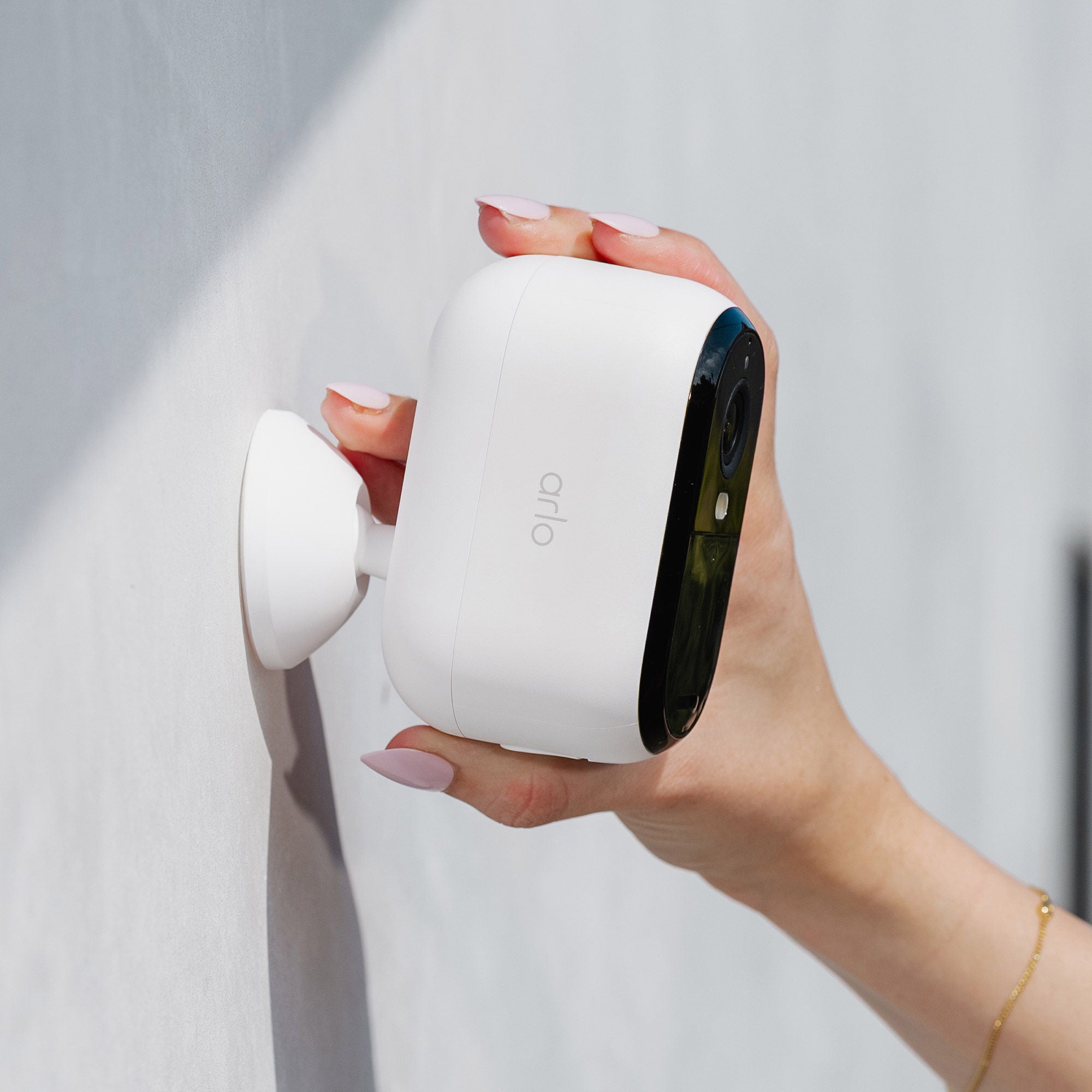 Arlo Essential Camera 2K (3rd Gen), 2-pack plus 2 Solar Panel chargers