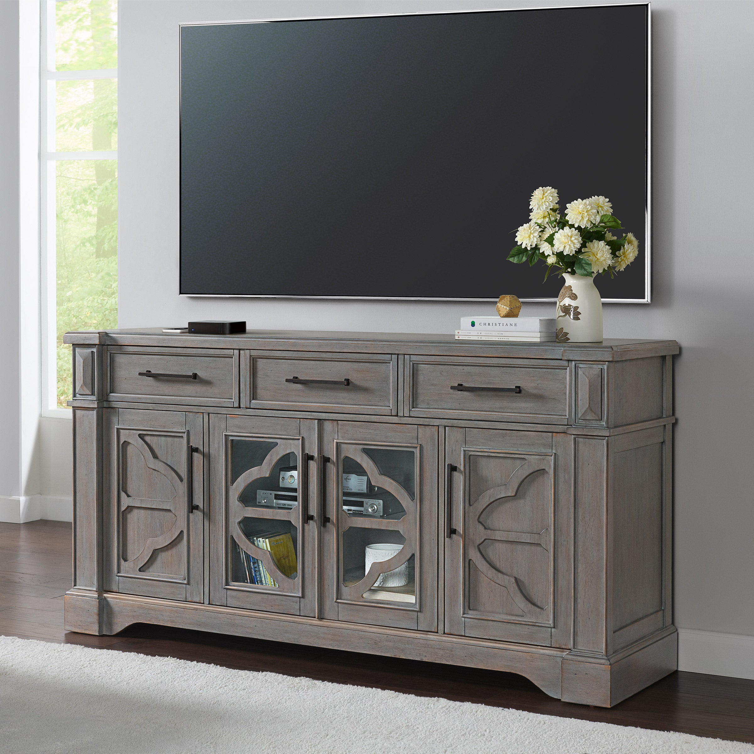 Tablero 70" Accent Cabinet