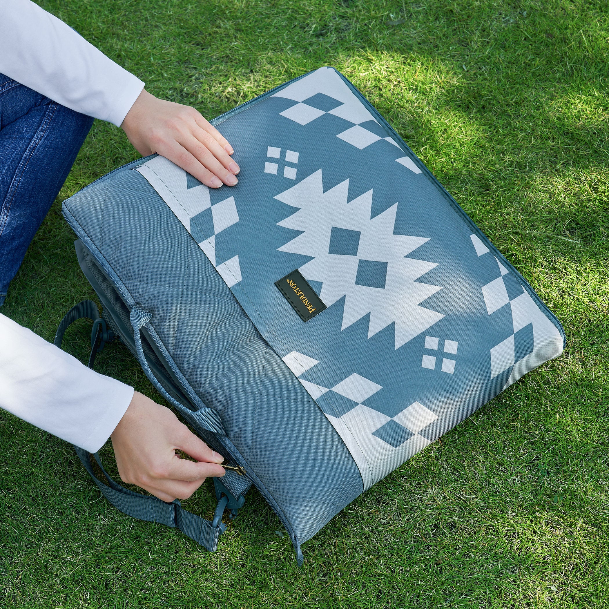 Pendleton Packable Blanket