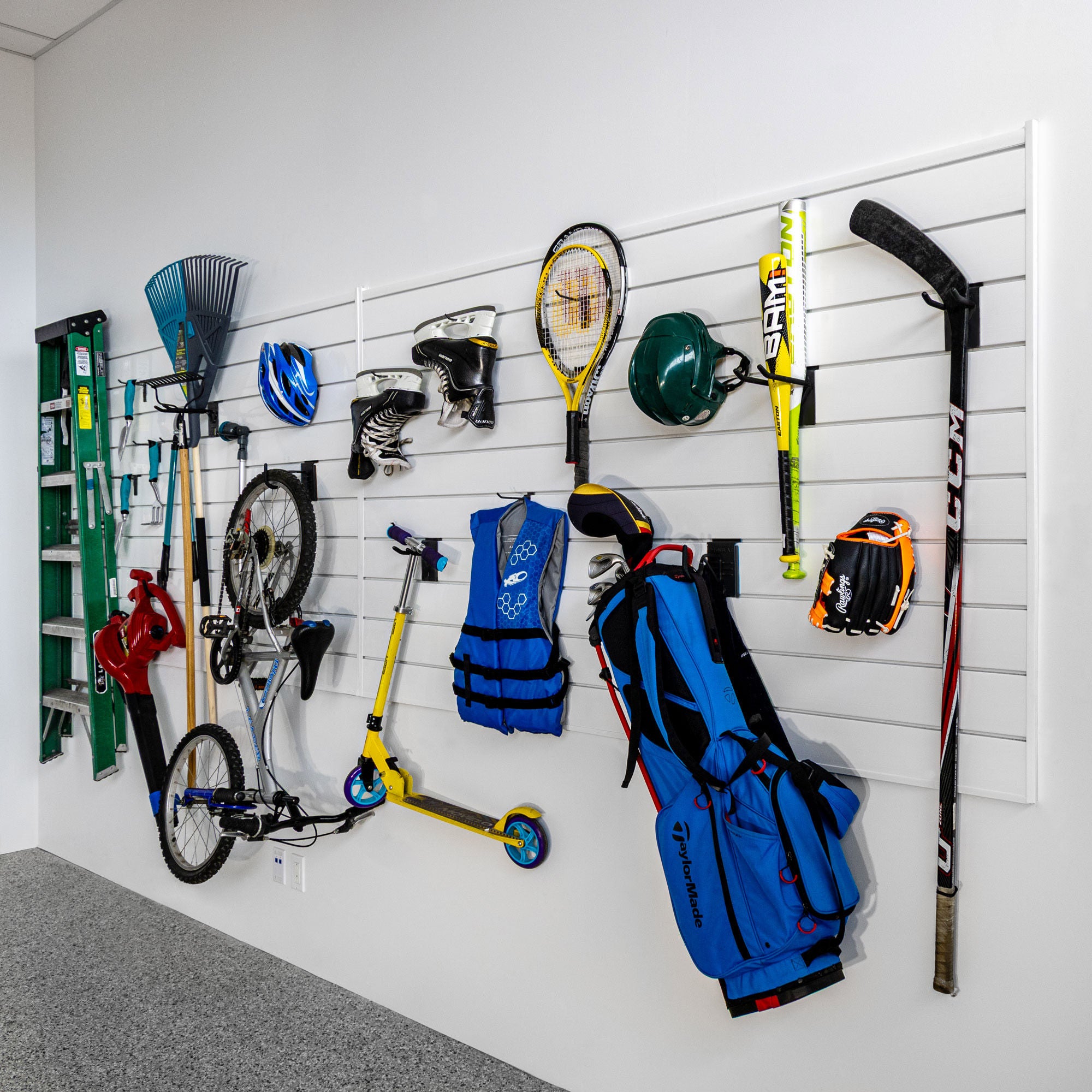 Proslat PVC Slatwall Kit with Black Hooks