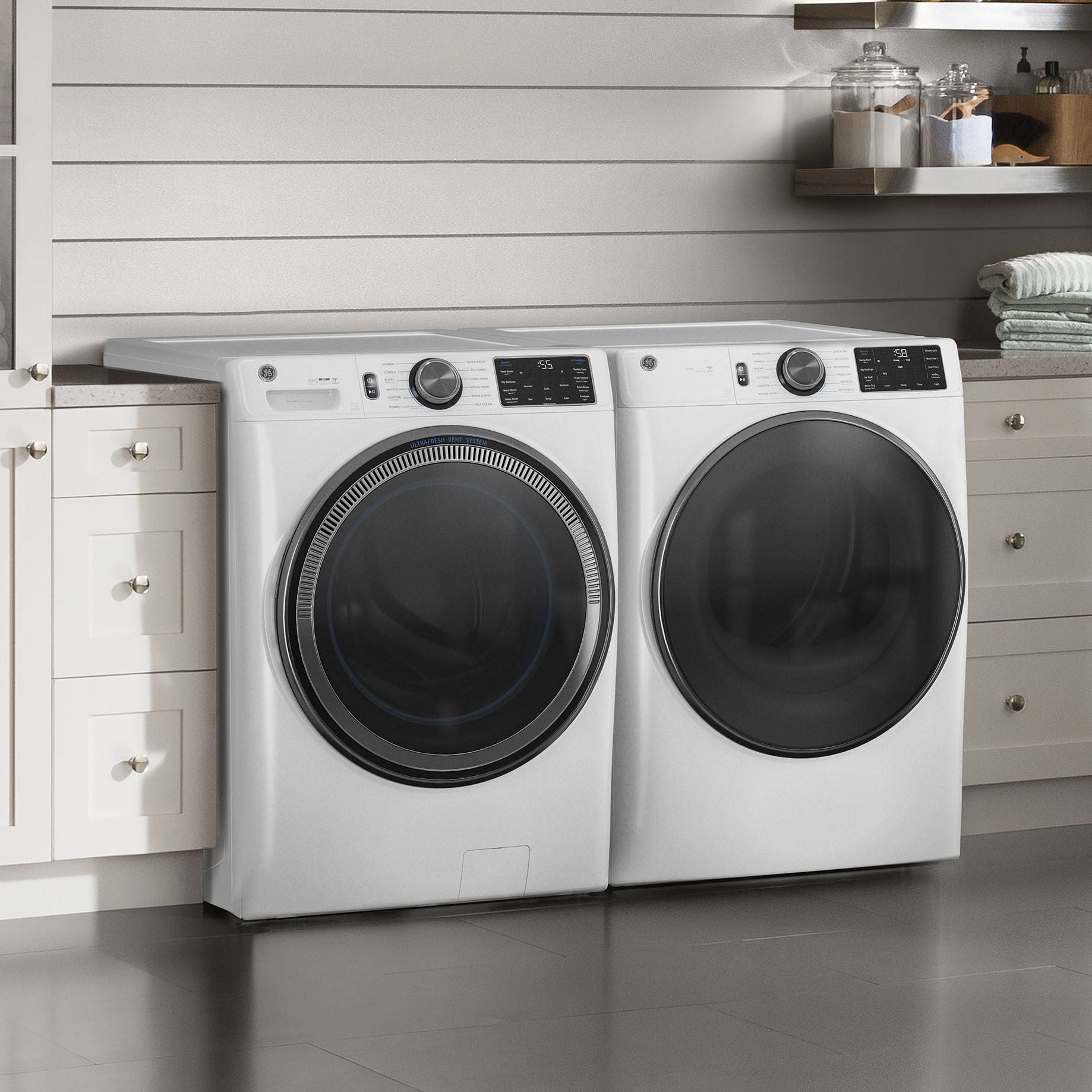 GE 5.0 cu. ft. Front Load Washer with UltraFresh Vent System, Reversible Door, WiFi