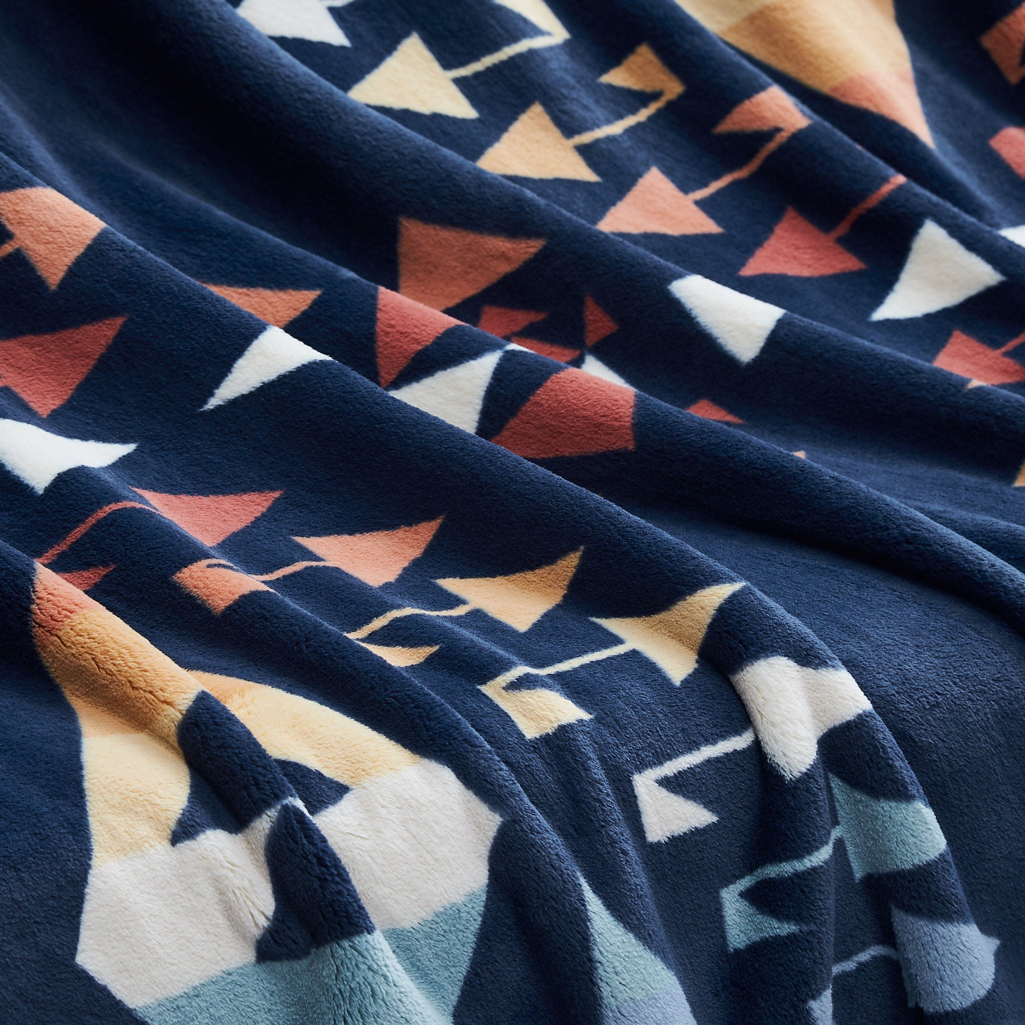 Pendleton Plush Throw