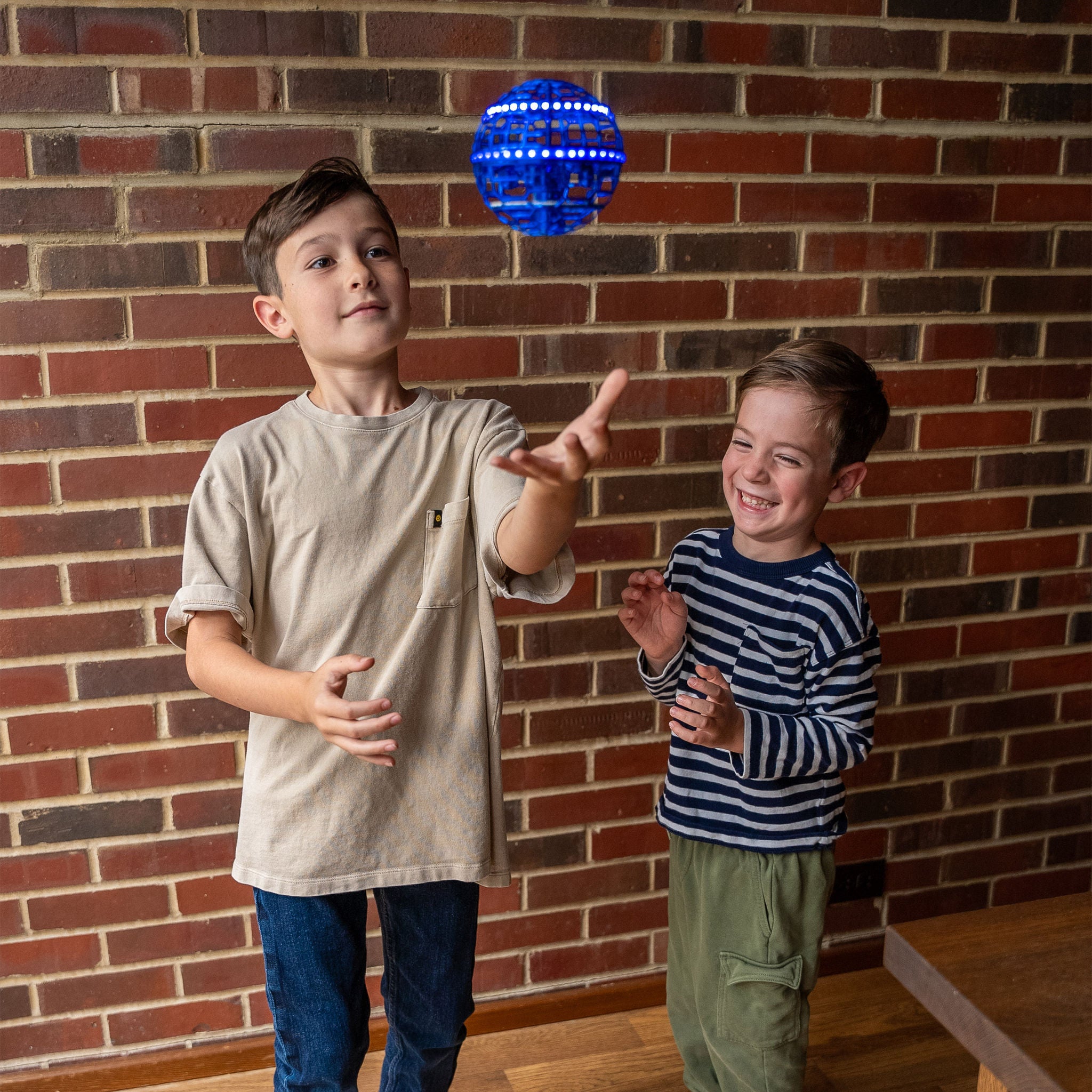Lumisphere - Hand-controlled Action Orb