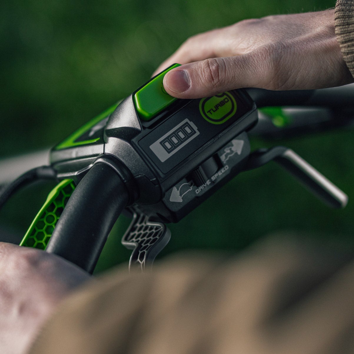 Greenworks 80V 21" Electric Self Propelled Lawn Mower with 4Ah, 2Ah Batteries and 2A Charger