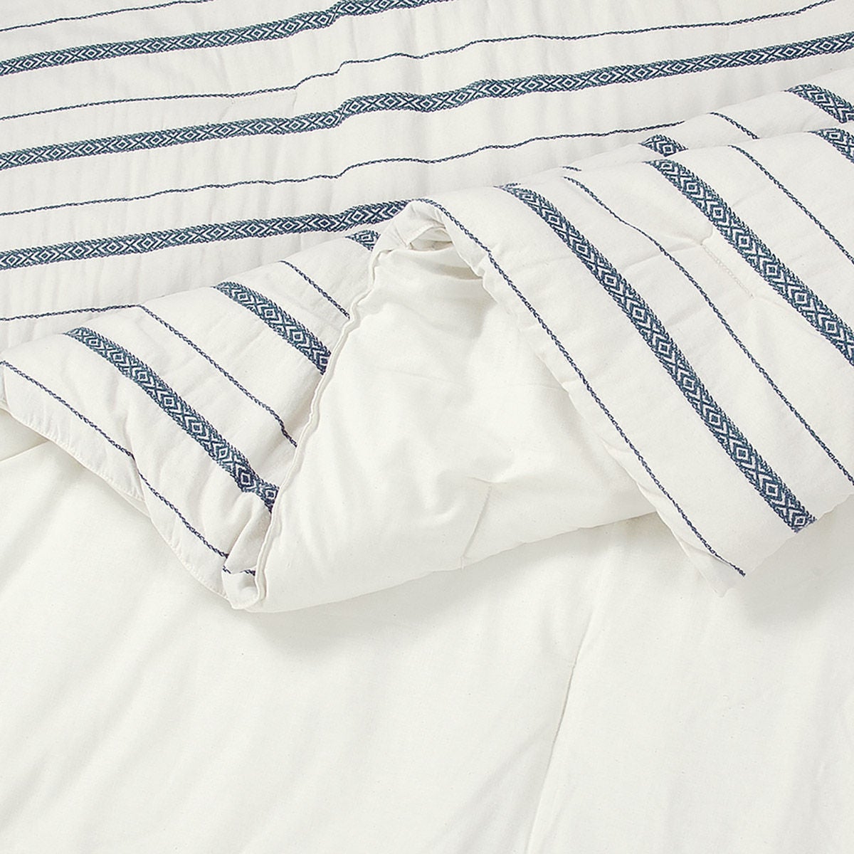 Heritage Threads 4-Piece Coverlet Set with Comforter