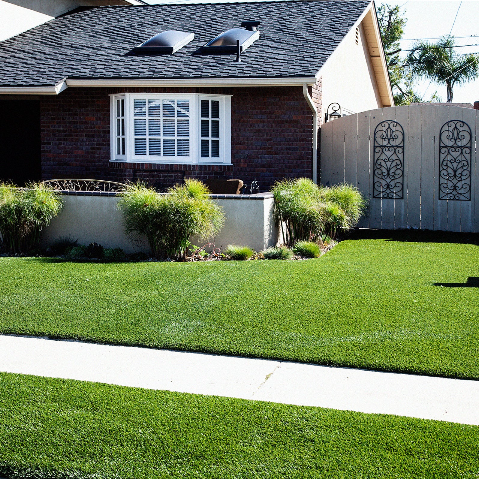 PreGra 46 oz BlueGrass Artificial Turf