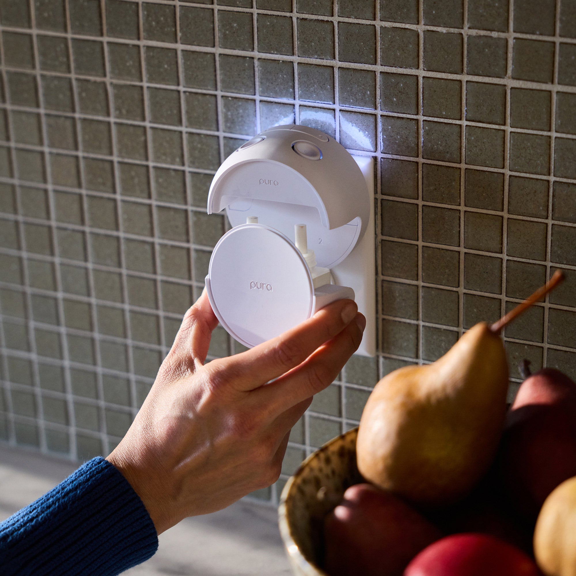 Pura Smart Fragrance Diffuser Home Bundle