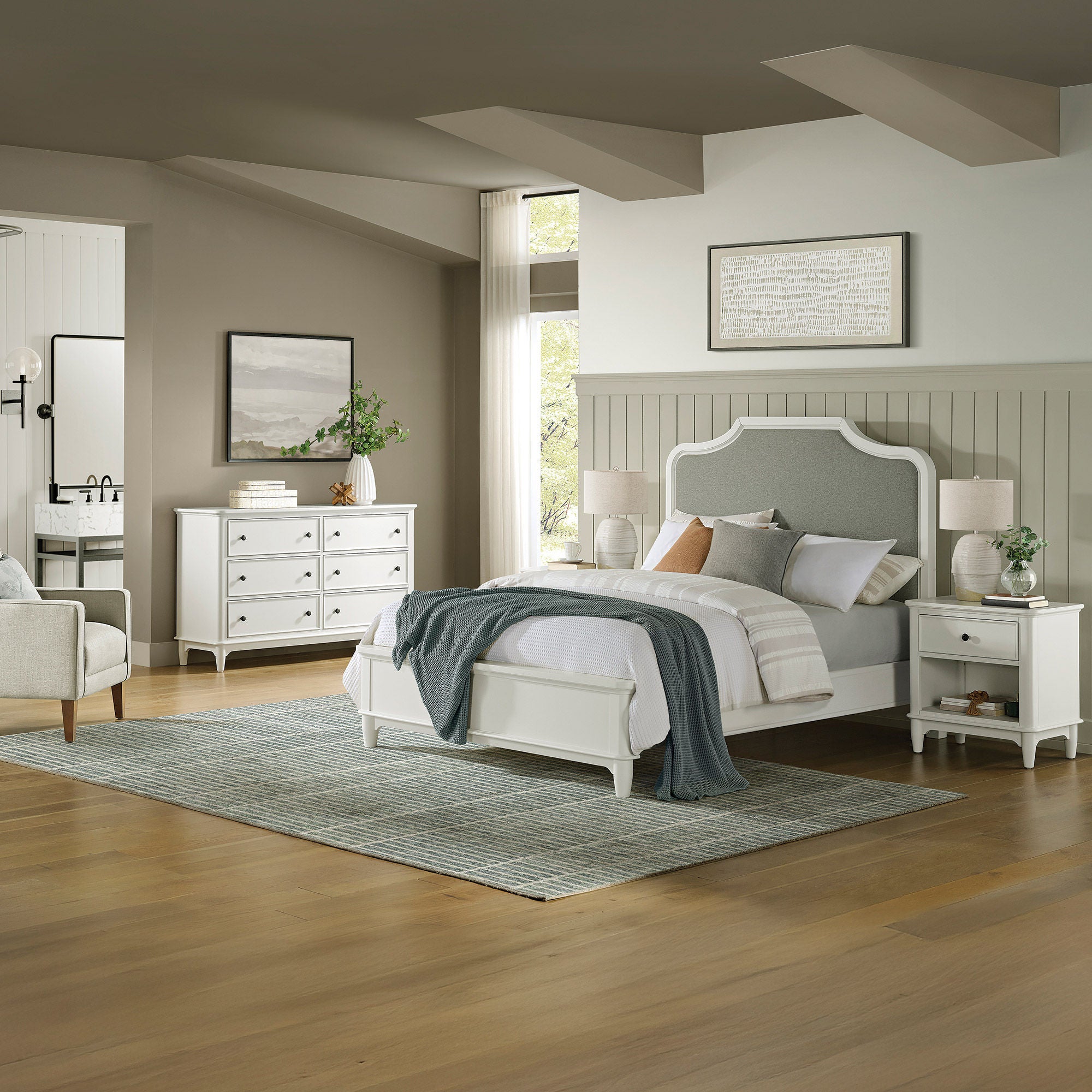 Lila Nightstand