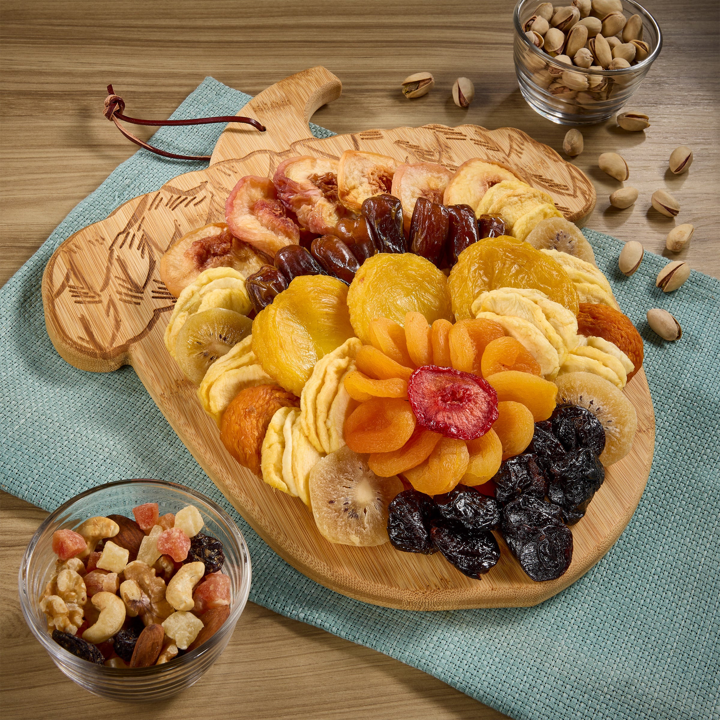Vacaville Fruit Company, 26 oz, Dried Fruit and Nut Acorn Shaped Tray