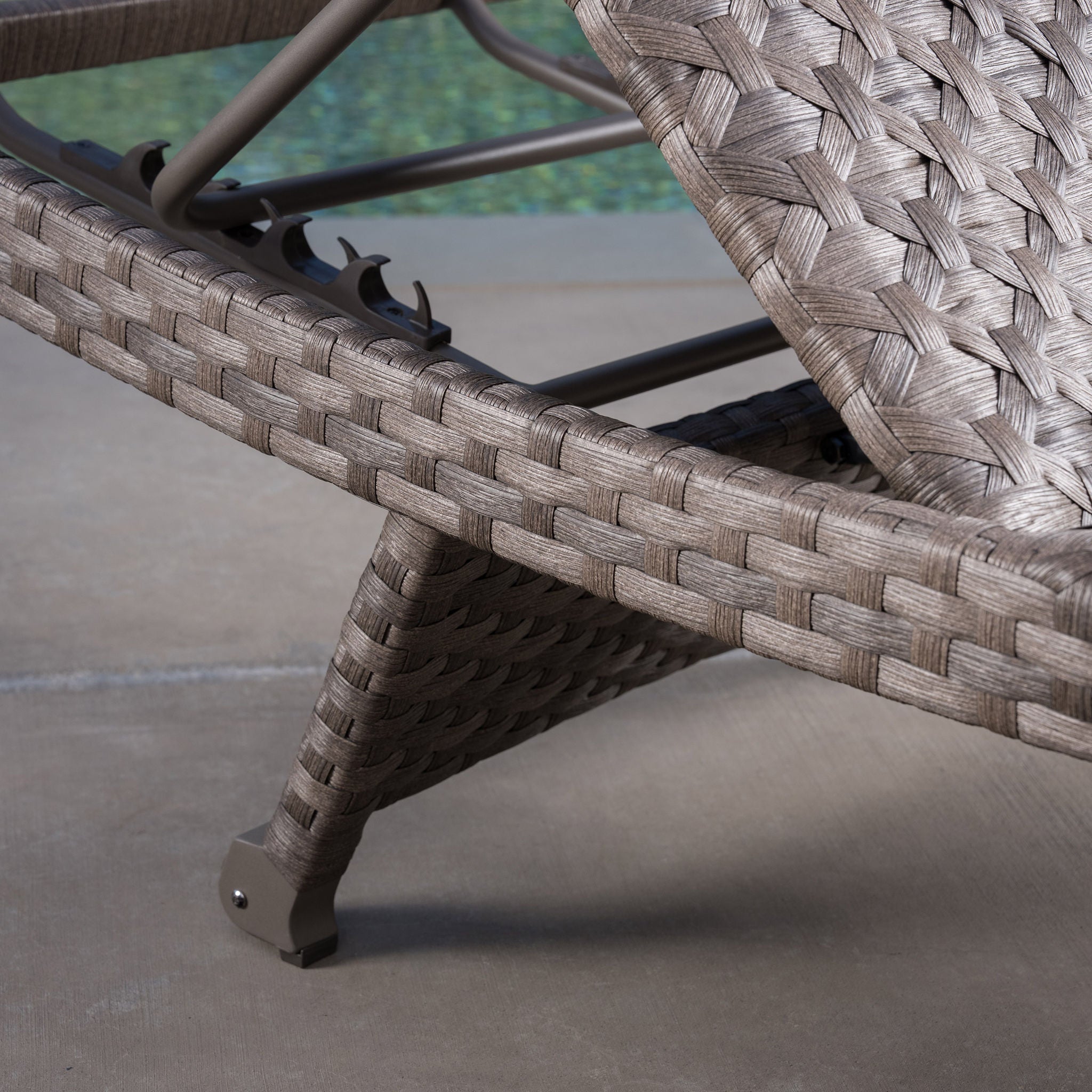 SunVilla Julia Woven Chaise Lounge 2-pack