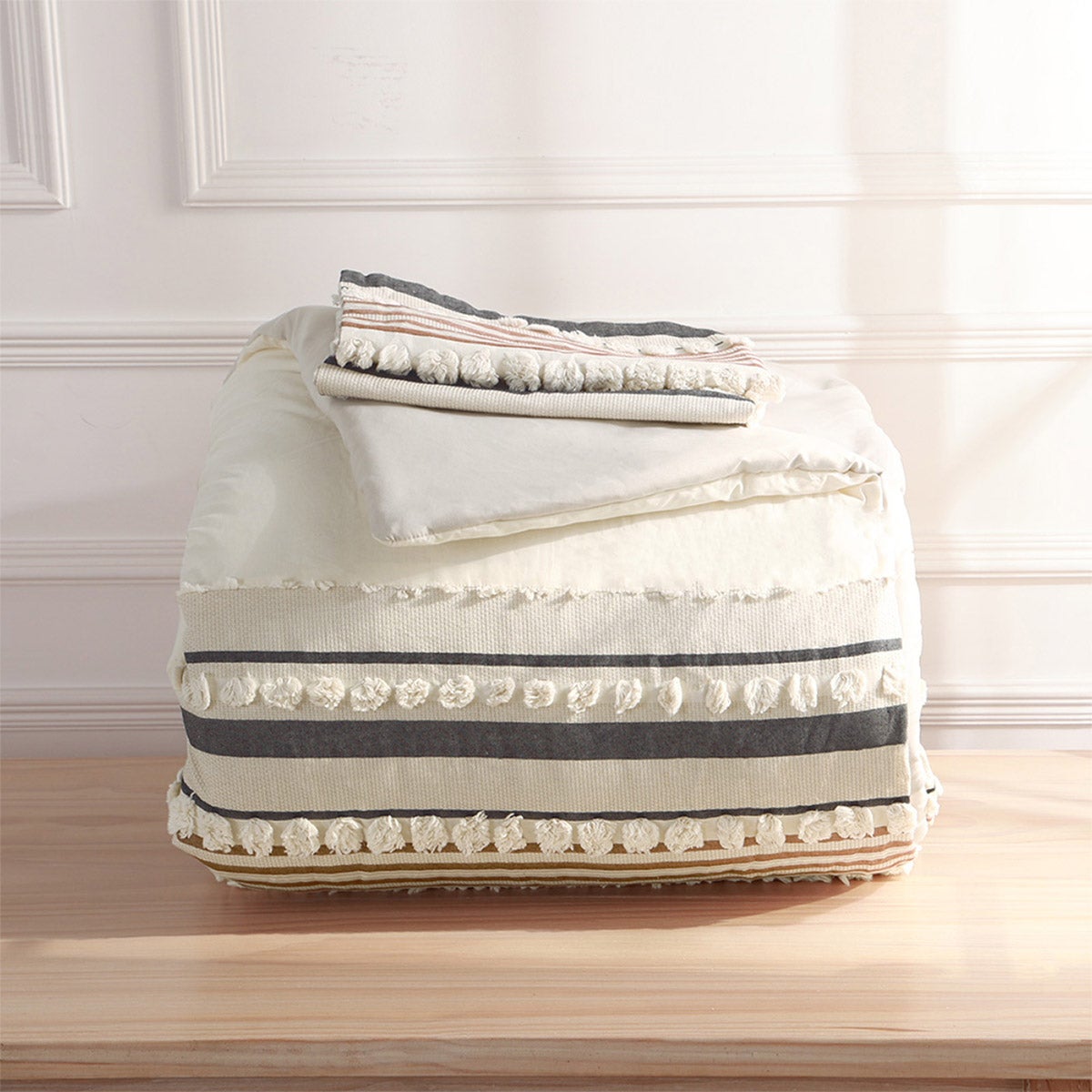 Jasmine Tufted Jacquard 3-piece Comforter Set