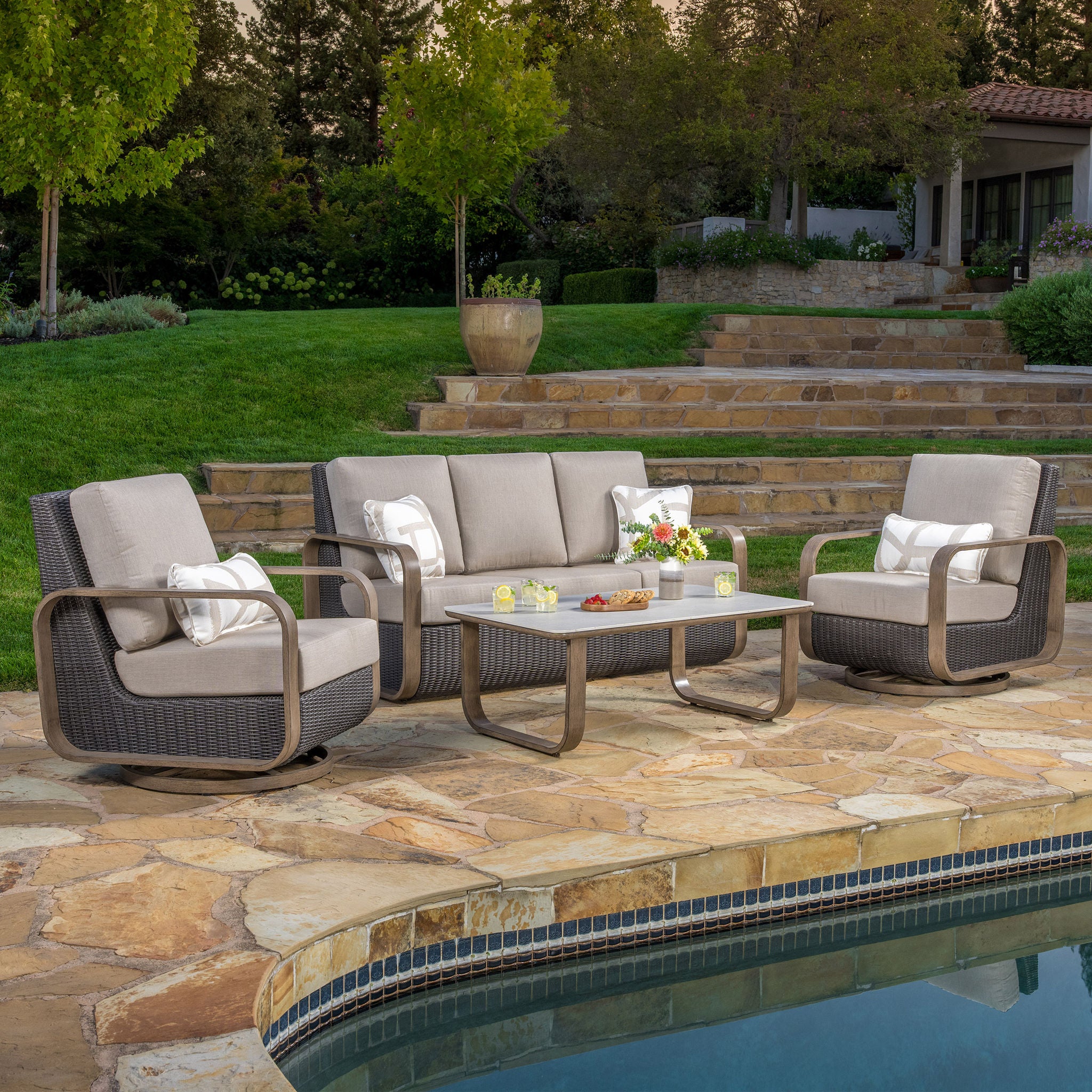 SunVilla Violet 4-piece Outdoor Patio Seating Set