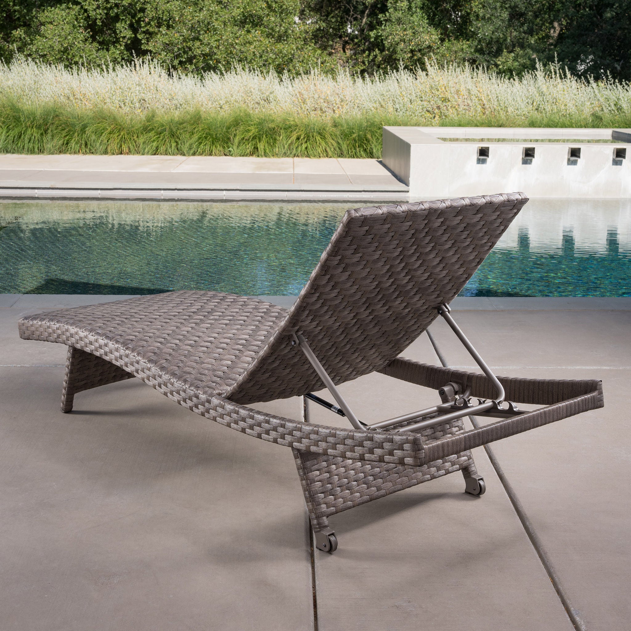 SunVilla Julia Woven Chaise Lounge 2-pack