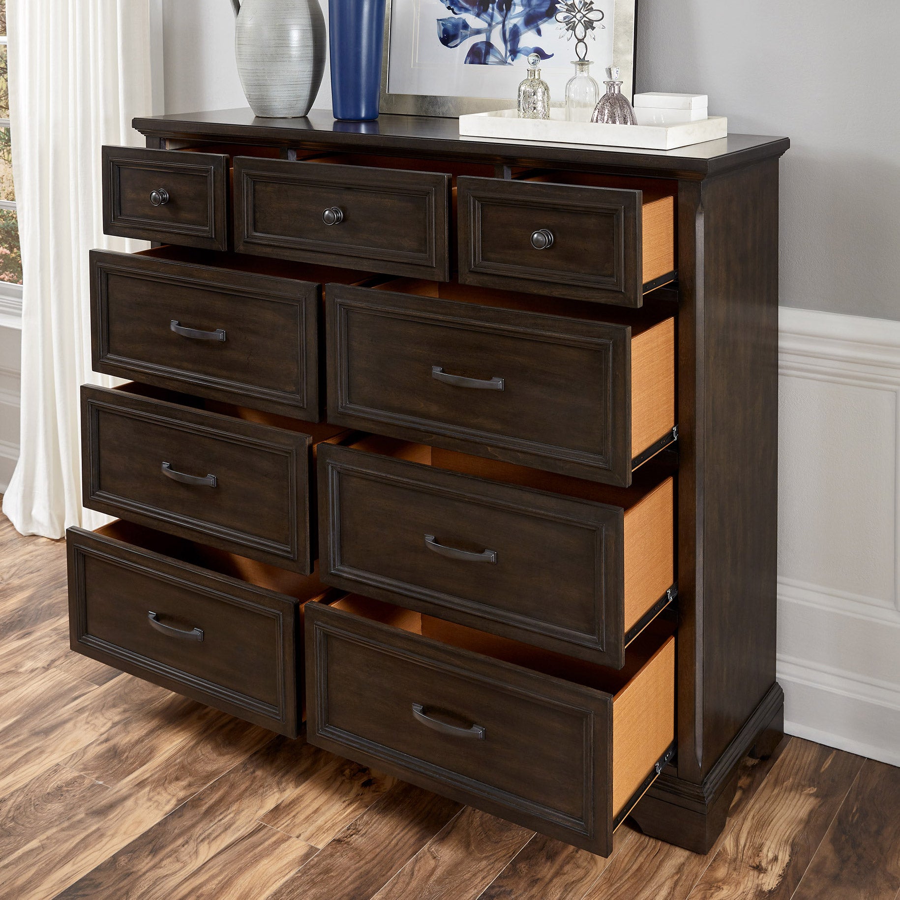 Nikos Gentleman's Chest