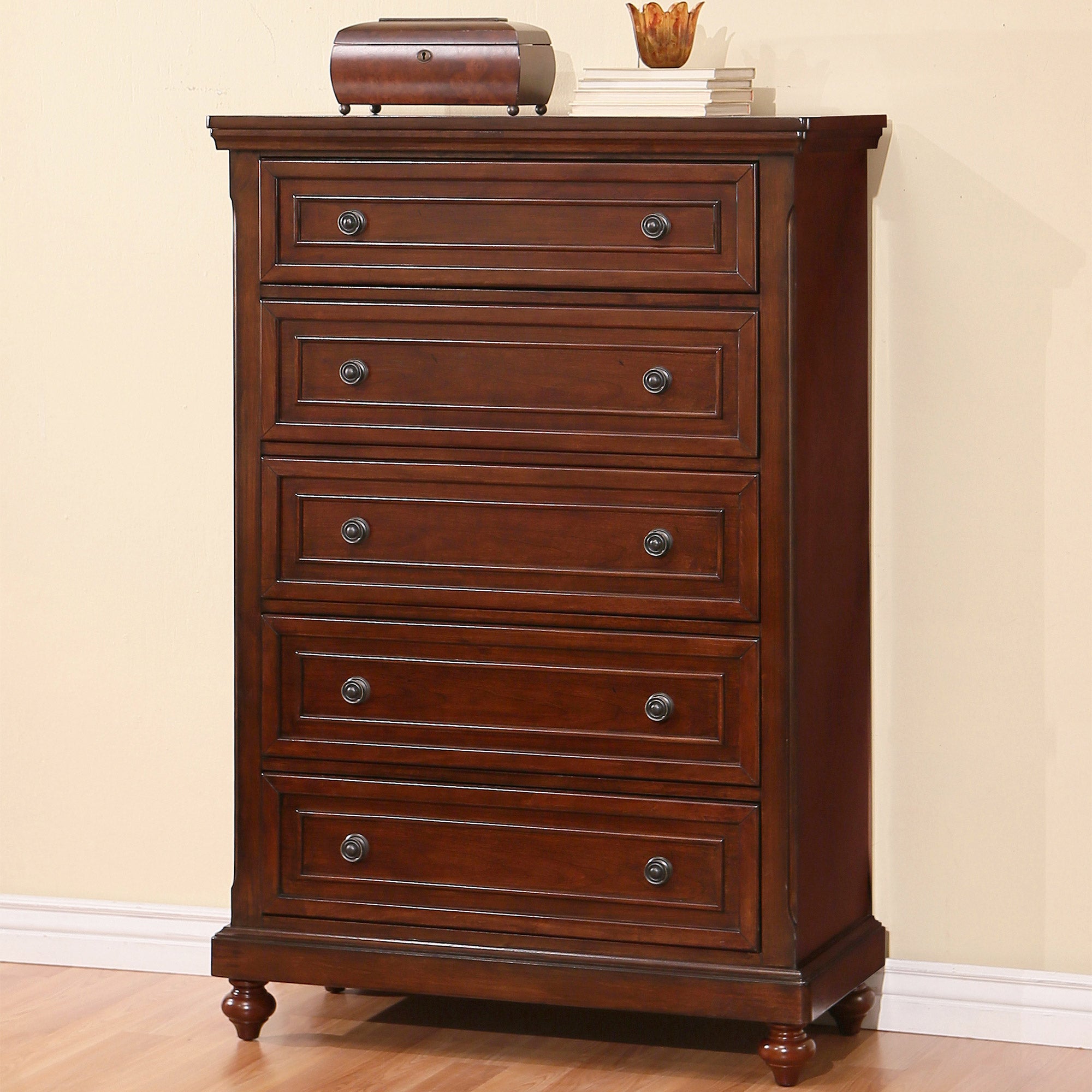 Amalia Chest