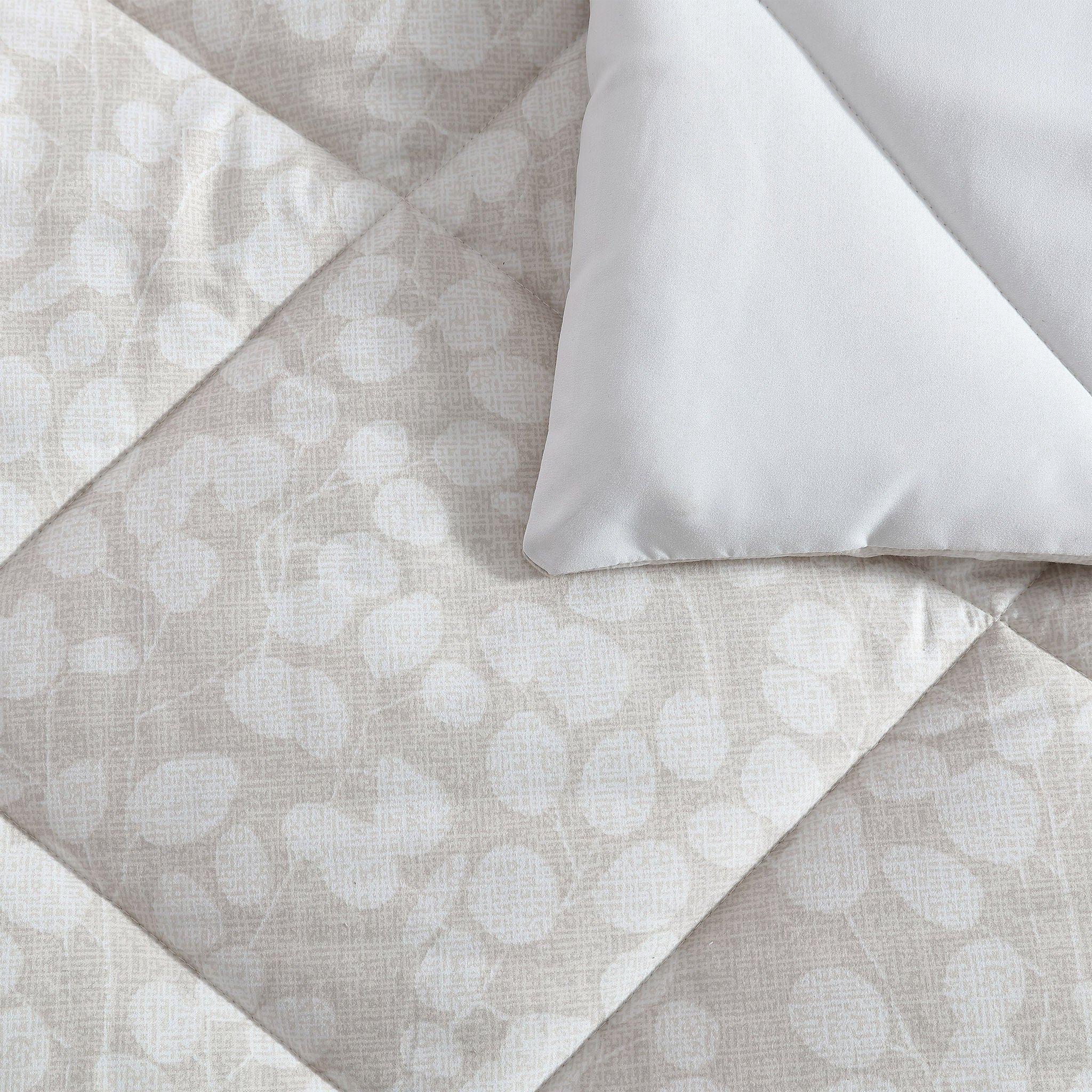 Jennifer Adams Reversible 6-piece Comforter Set, Avery