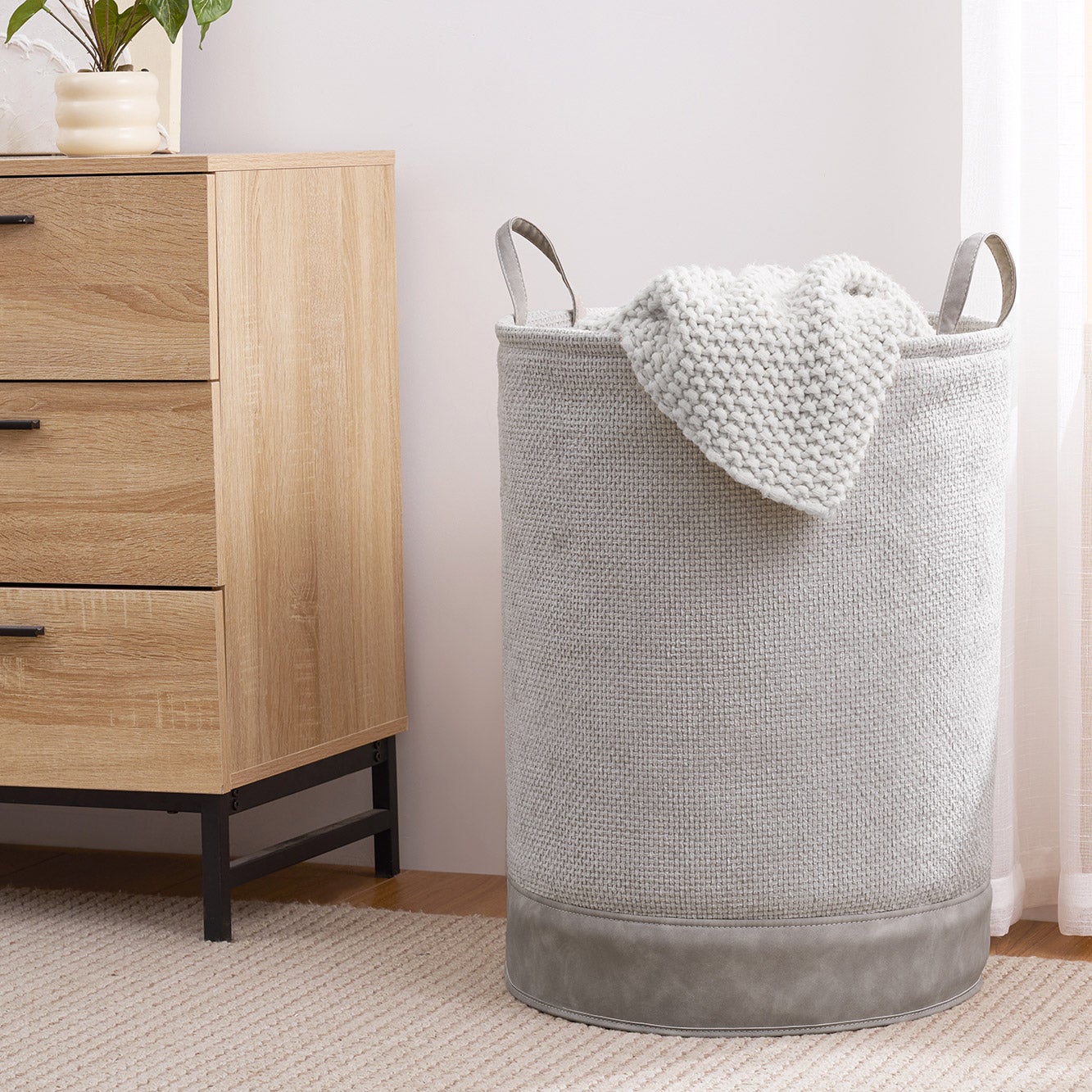 Baum Chelsea Laundry Hamper