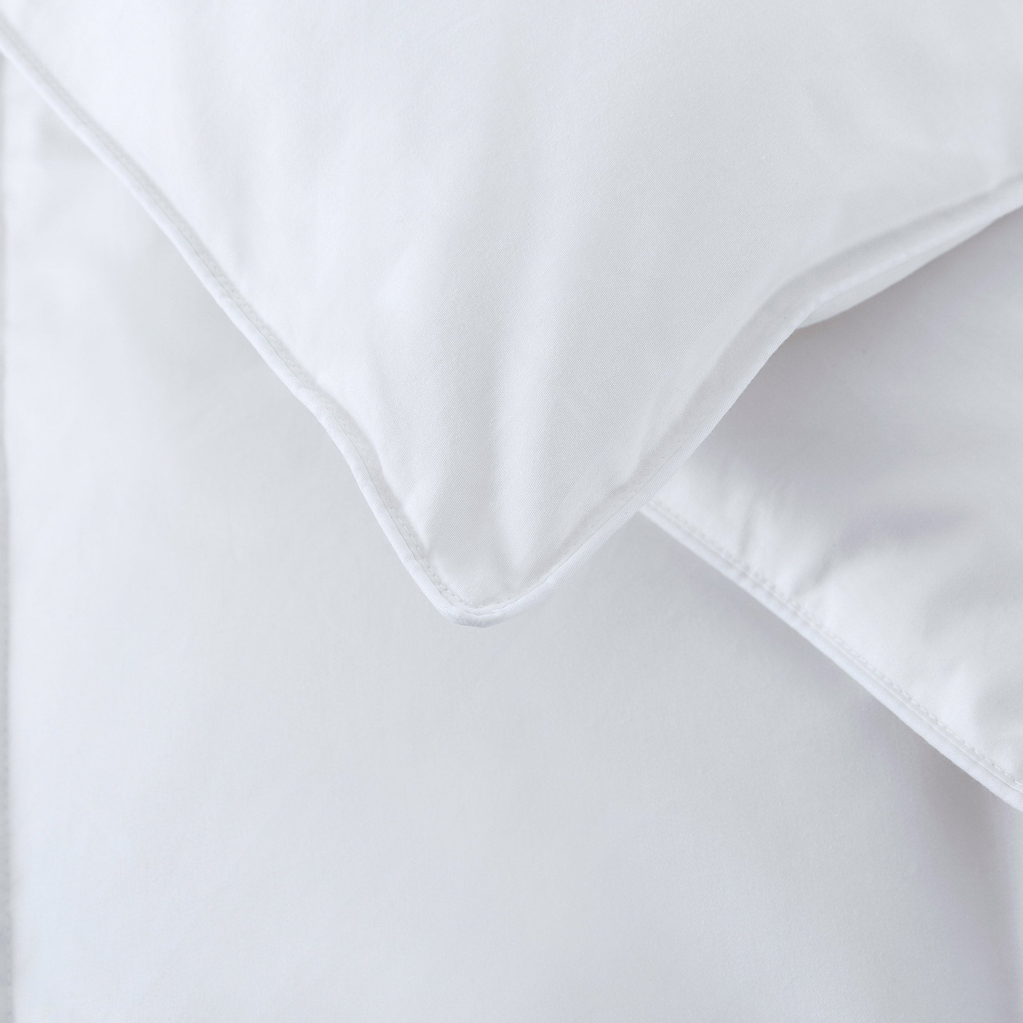 Feather and Loom White Down Comforter & Pillow Set