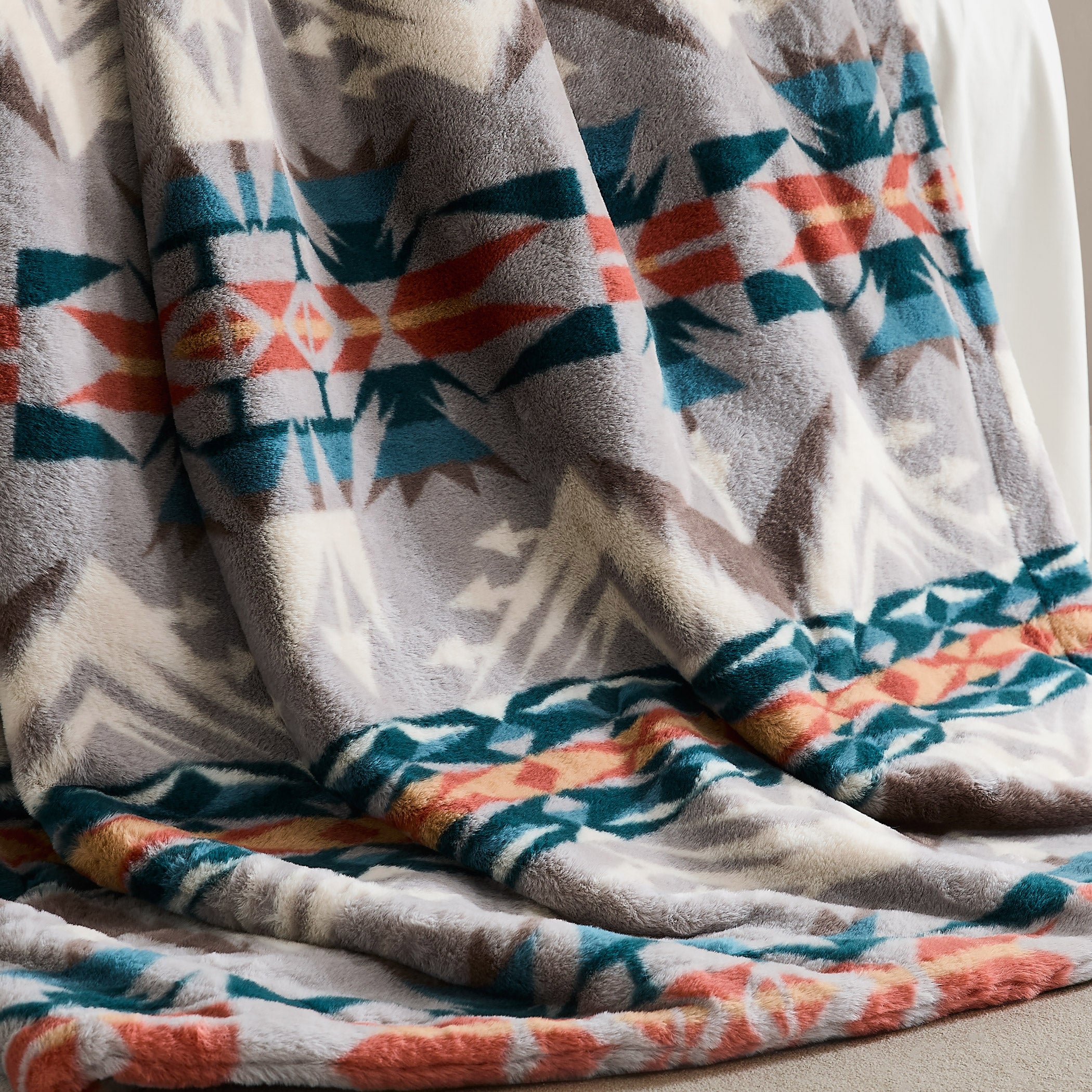 Pendleton Faux Fur Luxe Blanket