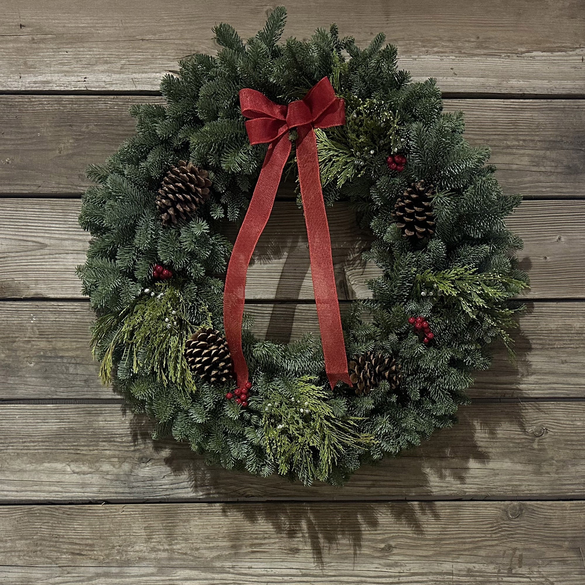 Fresh 28” Noble Fir Mixed Wreath