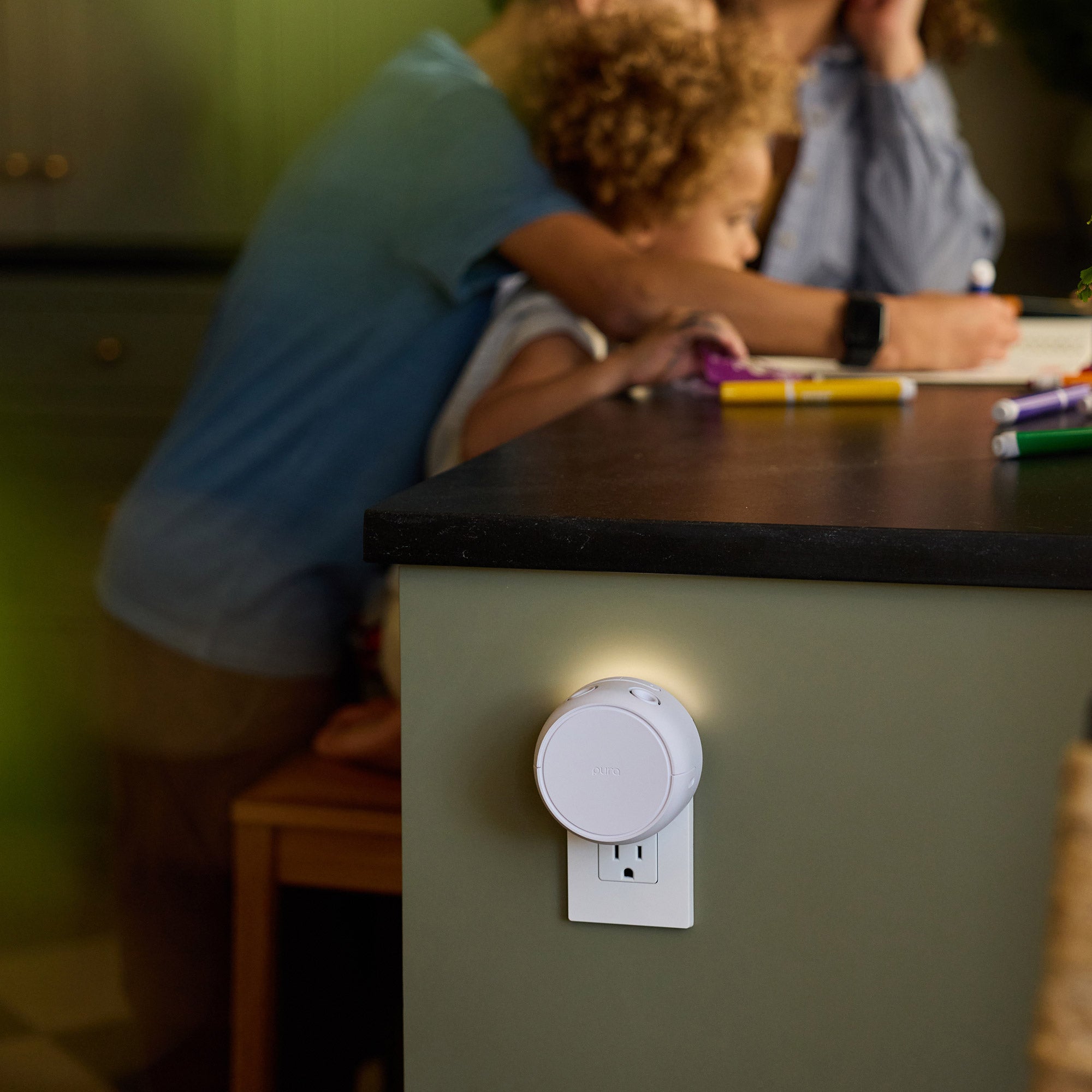 Pura Smart Fragrance Diffuser Home Bundle