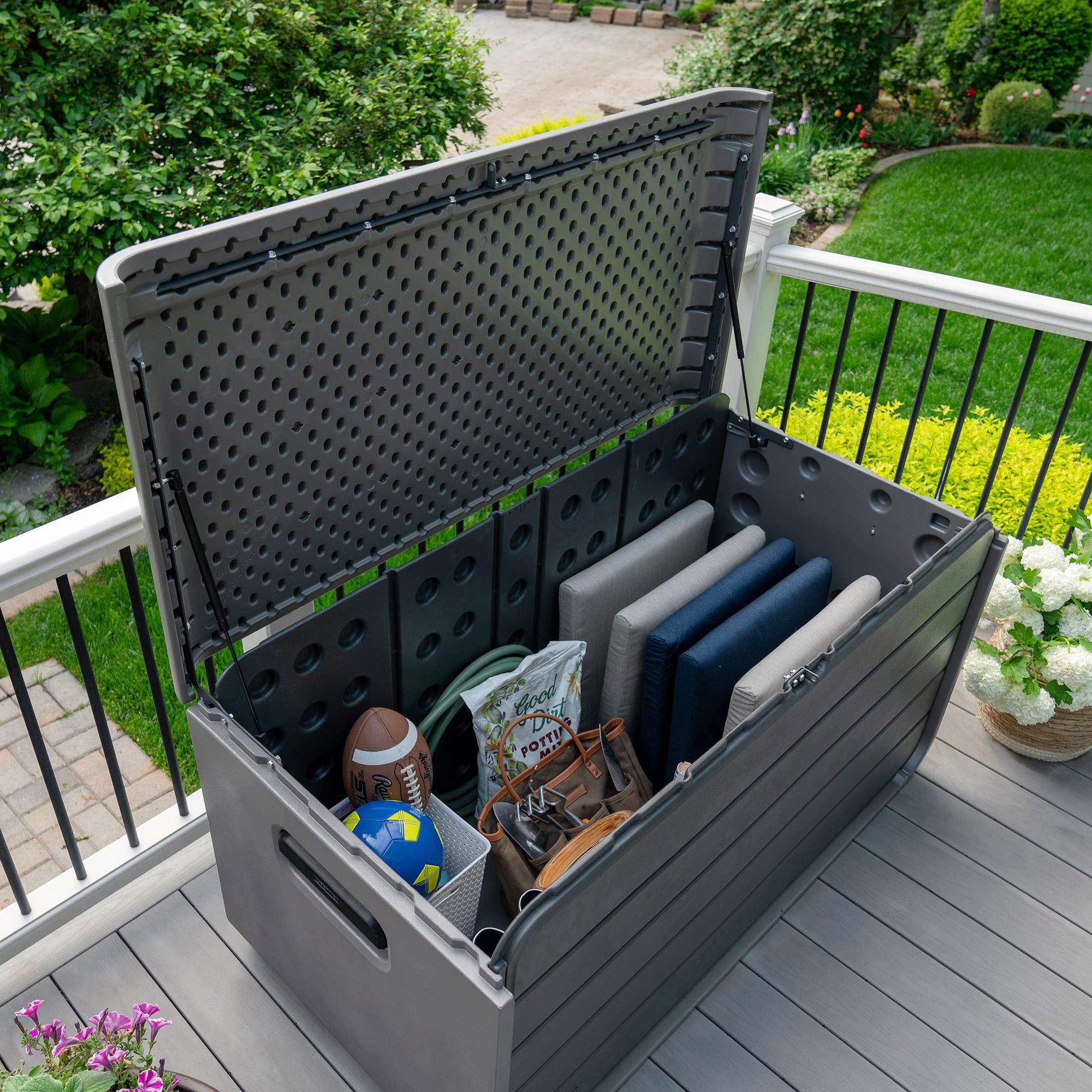 Lifetime 165 Gallon Modern Deck Box