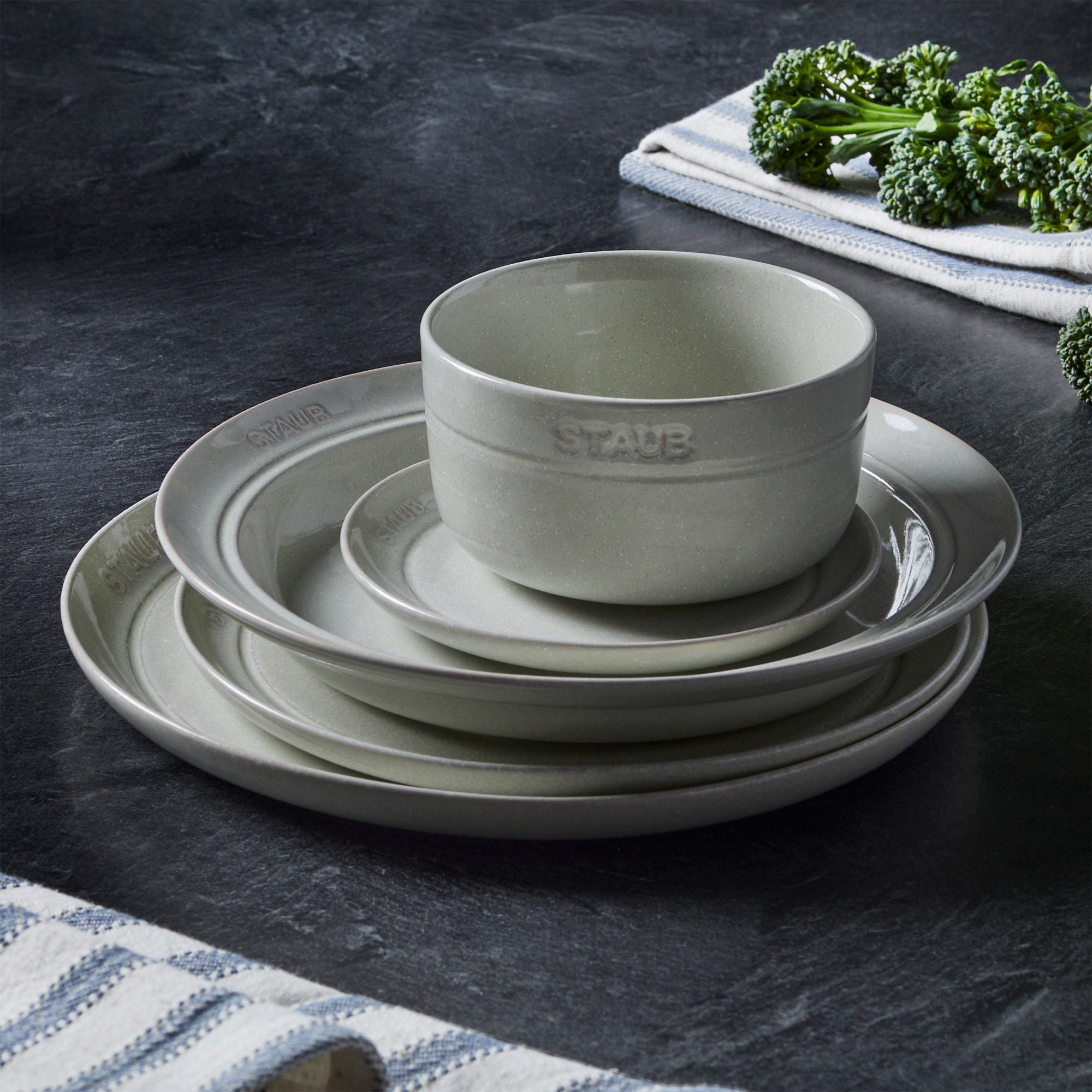 Staub Dinnerware 20-piece Set, Service for 4