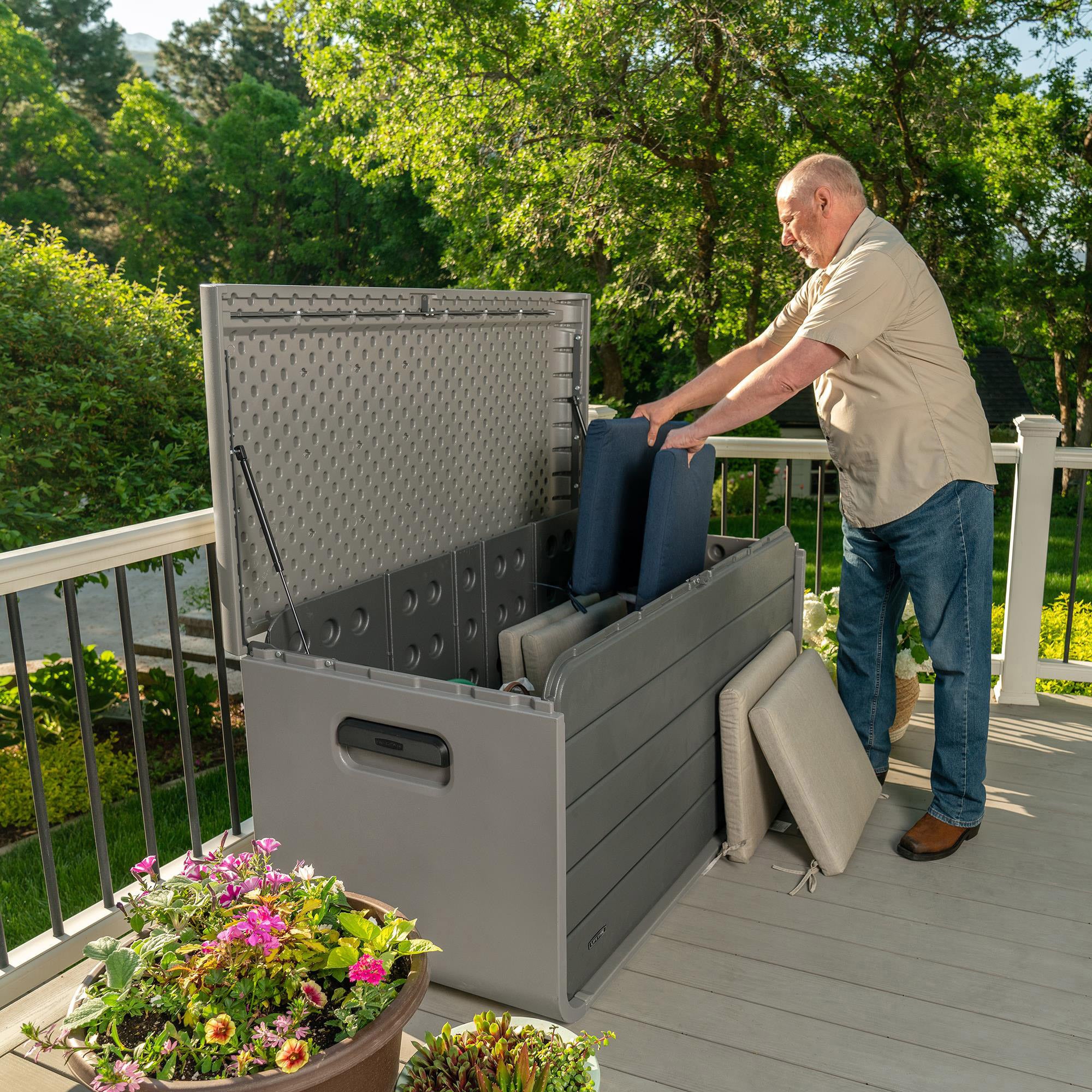 Lifetime 165 Gallon Modern Deck Box