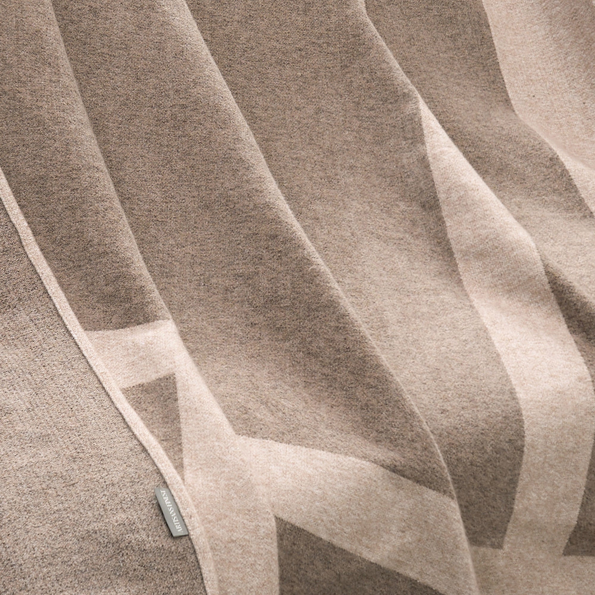 Artisans Finest Woven Throw