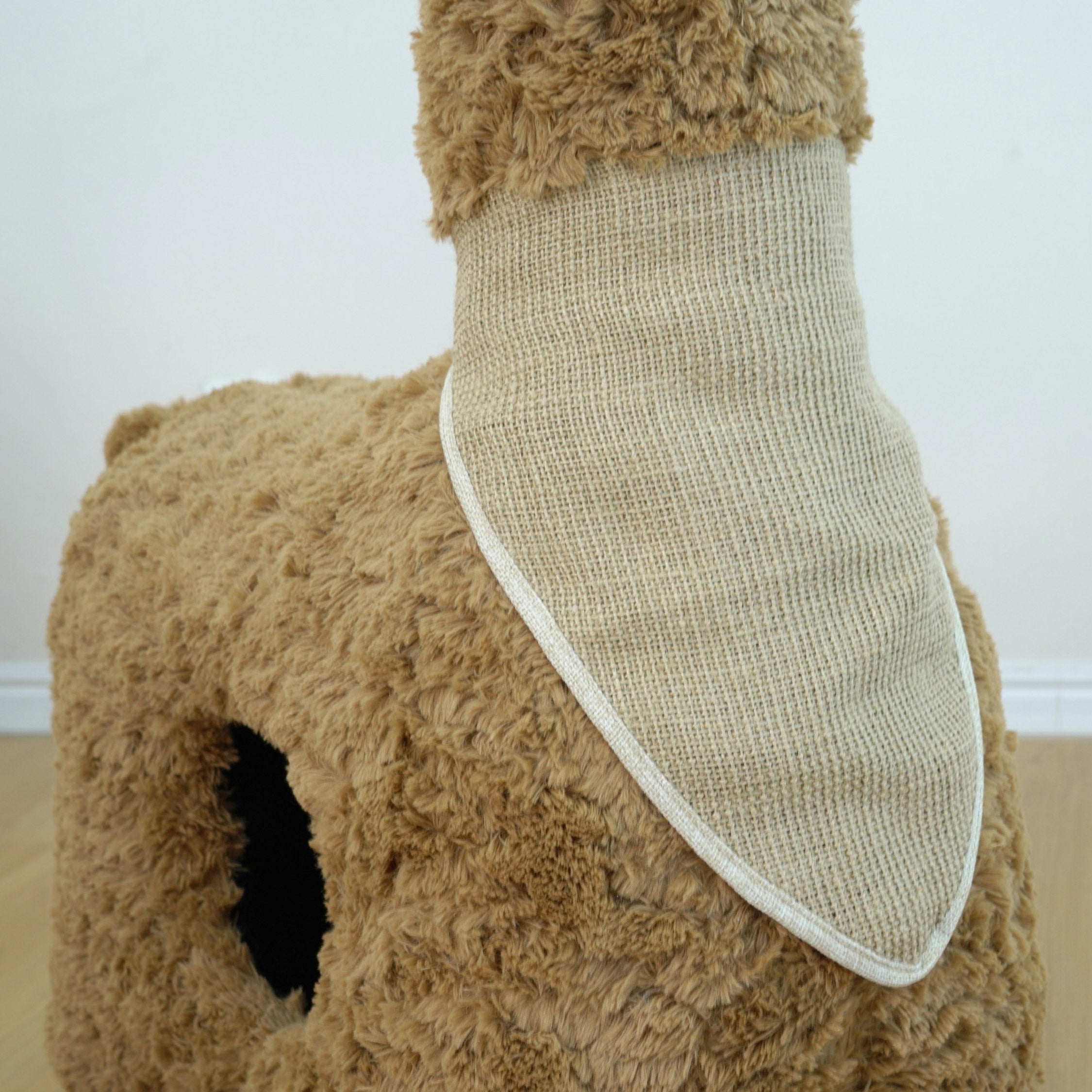 Catry Alpaca 47.2" Cat Tree